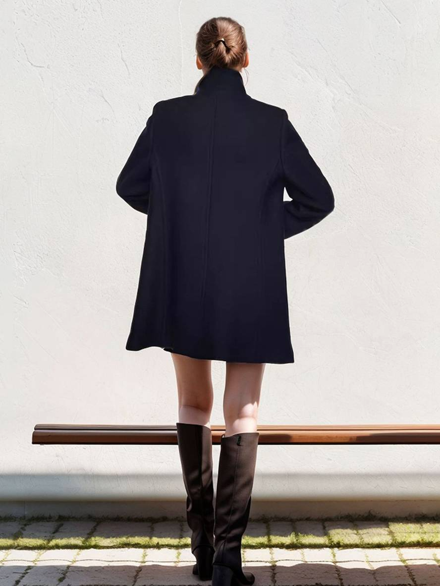 Angela Wollen Jas met Dubbele Knopen en Hoge Kraag